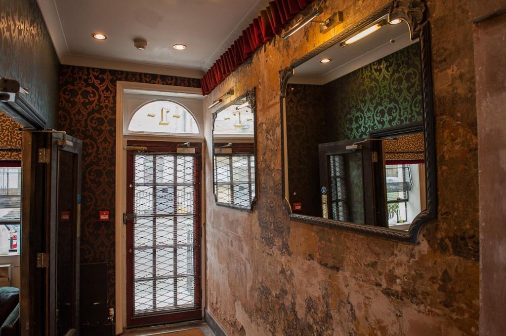 Mike'S Guesthouse Londra Exterior foto